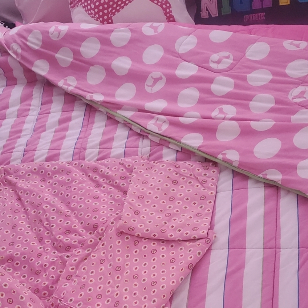 Victoria's secret pink comforter